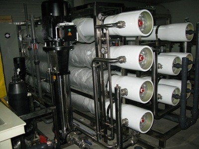 PLC 10000L/H RO ระบบบำบัดน้ำระบบ Reverse Osmosis สำหรับน้ำดื่ม