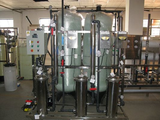 โรงบำบัดน้ำบรรจุขวดปราศจากแร่ธาตุ 1000LPH พร้อม PLC